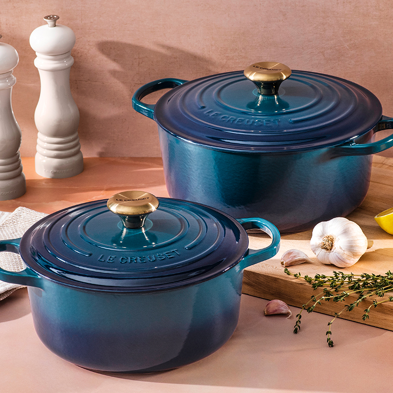 Set of 2 Round Dutch Ovens Set of 2 Round Dutch Ovens